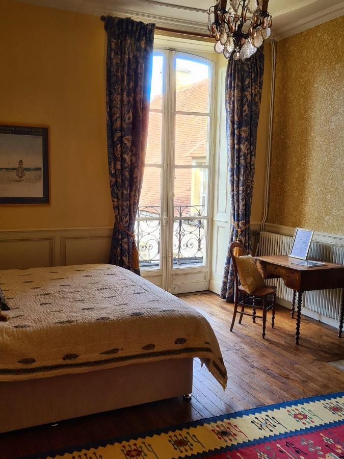 Bed and Breakfast Maison Zola Сент-Аман-Монрон Экстерьер фото